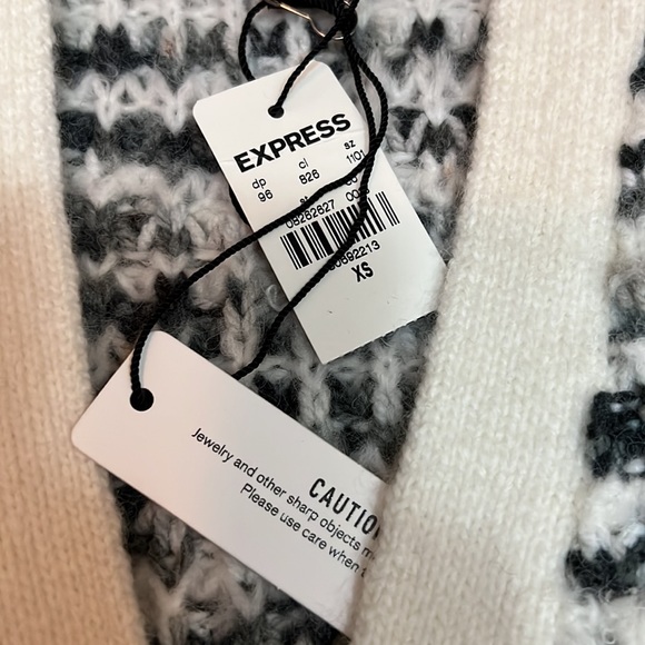 Very trendy Express cardigan - Picture 2 of 4